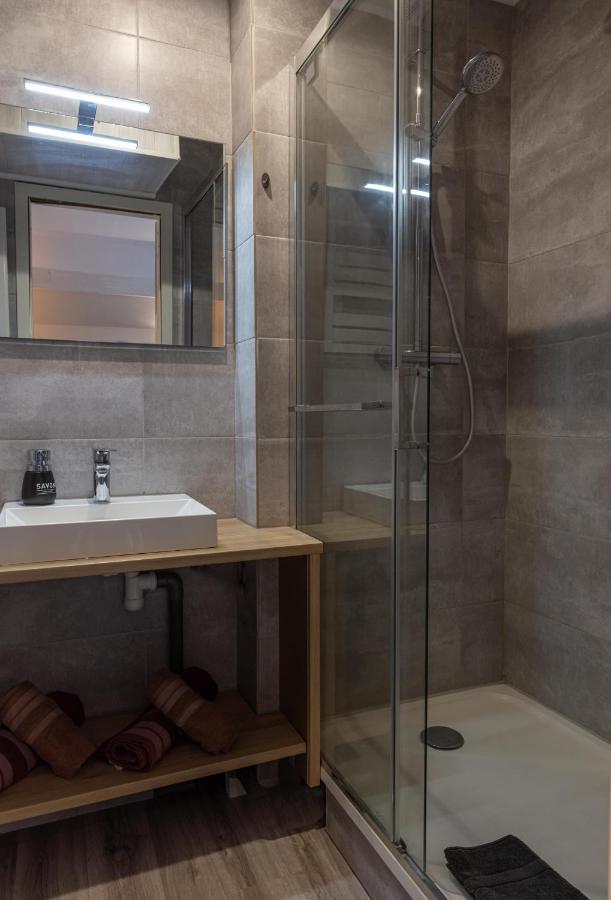 Au Bord Du Lac D'Annecy, Logement Type Loft, Dans Residence Avec Plage Et Ponton Privee Duingt Zewnętrze zdjęcie