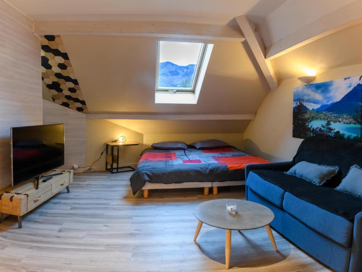 Au Bord Du Lac D'Annecy, Logement Type Loft, Dans Residence Avec Plage Et Ponton Privee Duingt Zewnętrze zdjęcie