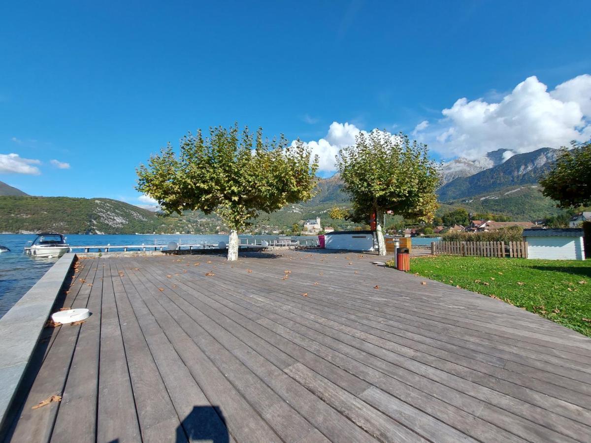 Au Bord Du Lac D'Annecy, Logement Type Loft, Dans Residence Avec Plage Et Ponton Privee Duingt Zewnętrze zdjęcie