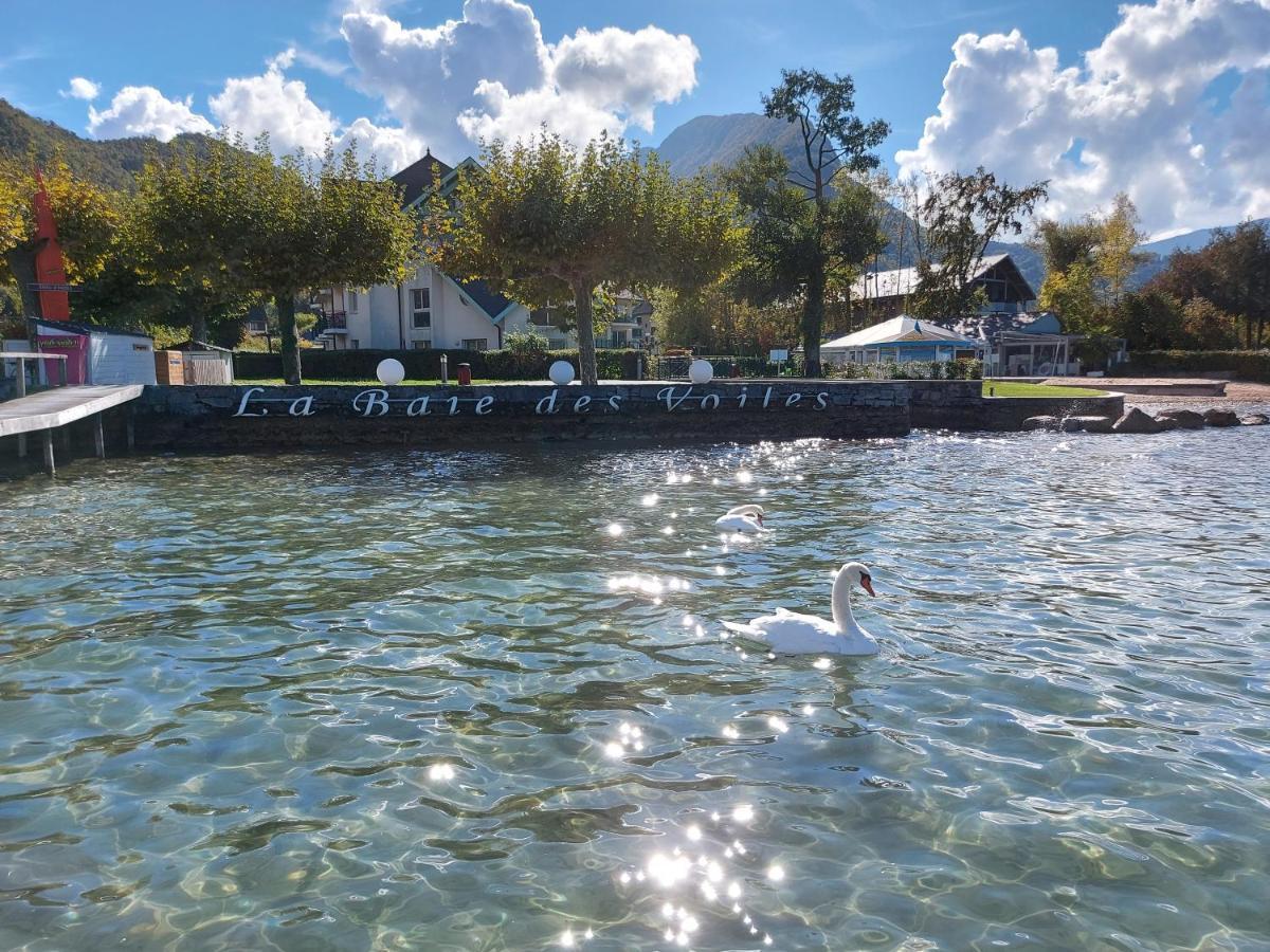 Au Bord Du Lac D'Annecy, Logement Type Loft, Dans Residence Avec Plage Et Ponton Privee Duingt Zewnętrze zdjęcie